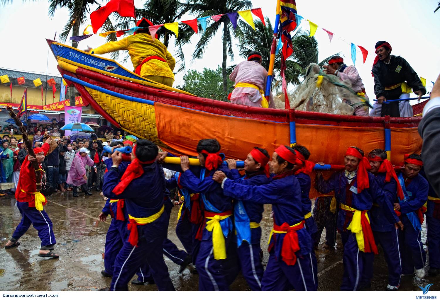 Đà Nẵng hút khách bởi các lễ hội dân gian hấp dẫn - Ảnh 2