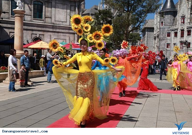 Đà Nẵng: Rộn Ràng Đón khách thăm quan Dịp Tết Giáp Ngọ - Ảnh 3 Đà Nẵng: Rộn Ràng Đón khách thăm quan Dịp Tết Giáp Ngọ - Ảnh 3