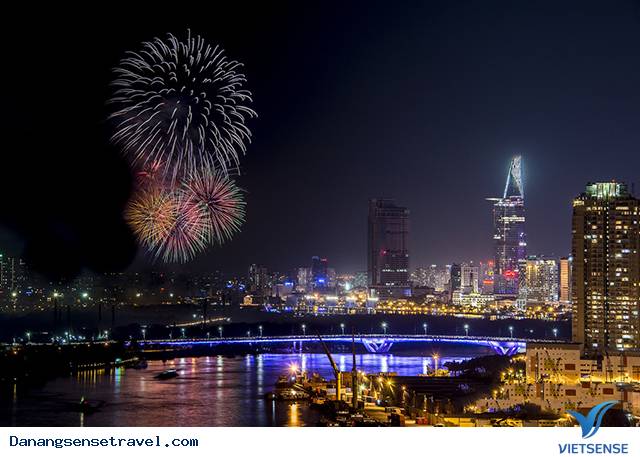 Đà Nẵng rực rỡ Noel và Tết Dương Lịch - Ảnh 2