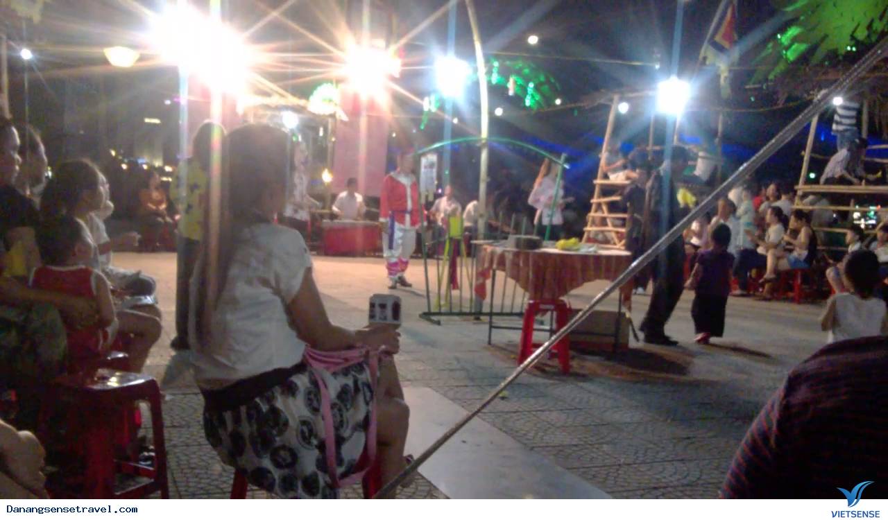 Đà Nẵng tràn ngập những hoạt động văn hóa giải trí trước Tết - Ảnh 2 Đà Nẵng tràn ngập những hoạt động văn hóa giải trí trước Tết - Ảnh 2