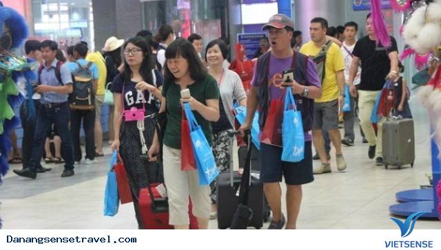 Đà Nẵng xử lý hướng dẫn viên Trung Quốc hành trình trái phép - Ảnh 2 Đà Nẵng xử lý hướng dẫn viên Trung Quốc hành trình trái phép - Ảnh 2