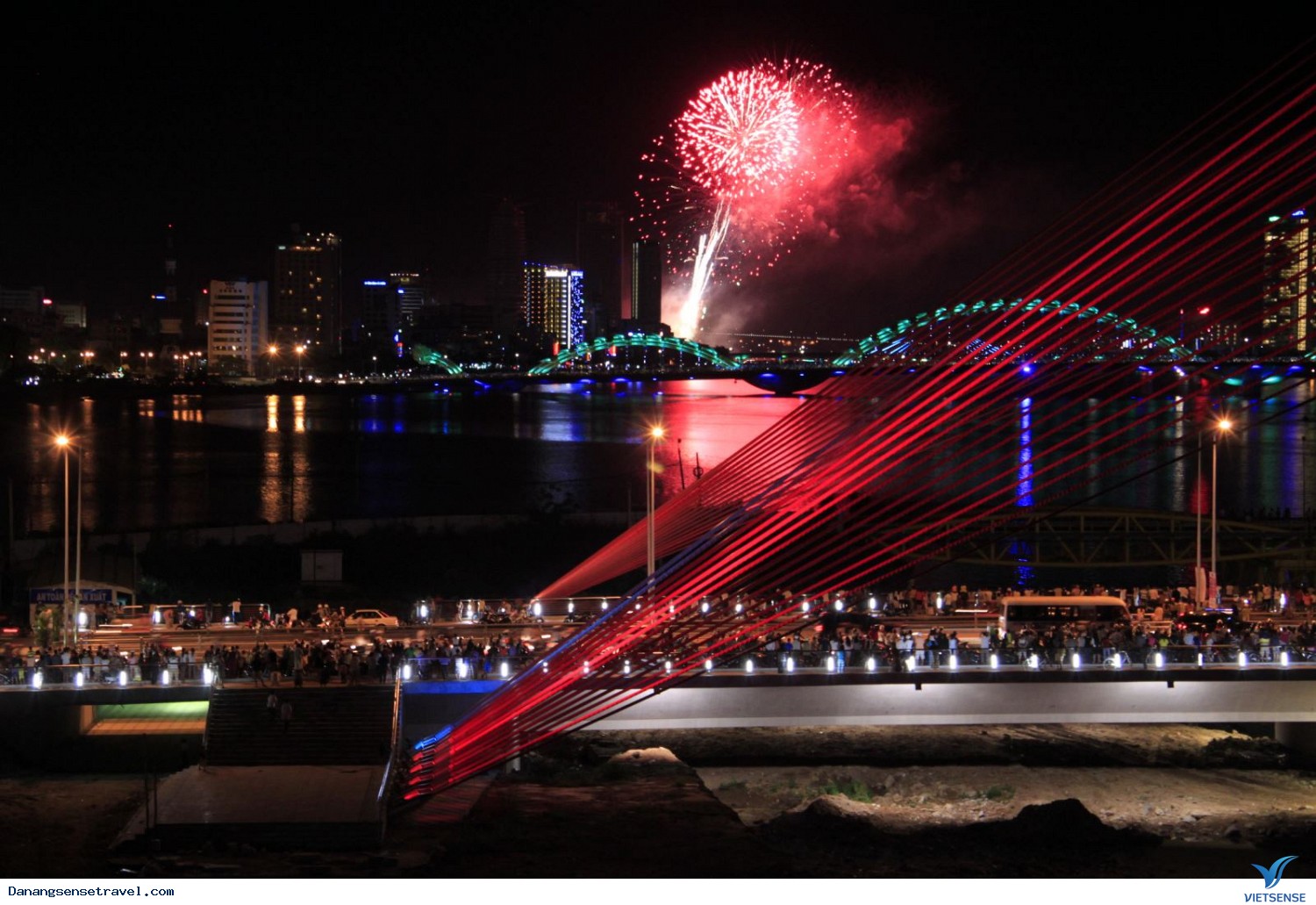 Đêm Kim DIFF- Đà Nẵng Tỏa sáng bằng công nghệ hiện đại - Ảnh 1 Đêm Kim DIFF- Đà Nẵng Tỏa sáng bằng công nghệ hiện đại - Ảnh 1