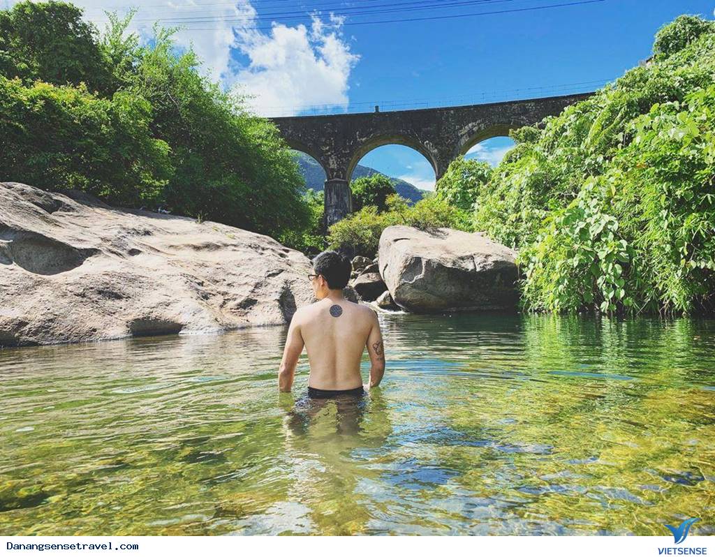 Điểm check-in dưới chân đèo Hải Vân gây sốt giới trẻ - Ảnh 2 Điểm check-in dưới chân đèo Hải Vân gây sốt giới trẻ - Ảnh 2