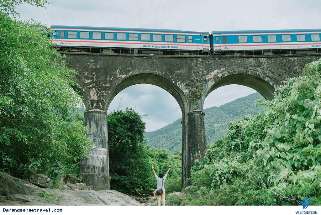 Điểm check-in dưới chân đèo Hải Vân gây sốt giới trẻ - Ảnh 1 Điểm check-in dưới chân đèo Hải Vân gây sốt giới trẻ - Ảnh 1