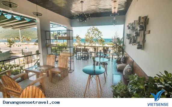 Điều gì đã khiến cho quán cà phê De L`amour trở thành một địa điểm hấp dẫn ở ven biển Đà Nẵng, 2018 - Ảnh 1 Điều gì đã khiến cho quán cà phê De L`amour trở thành một địa điểm hấp dẫn ở ven biển Đà Nẵng, 2018 - Ảnh 1