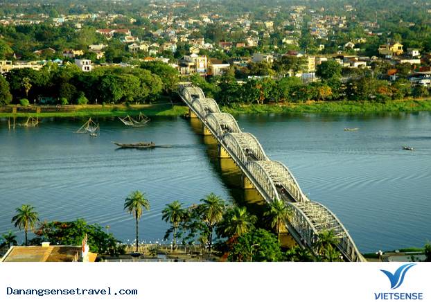 Dòng sông Hương thơ mộng Xứ Huế - Ảnh 3 Dòng sông Hương thơ mộng Xứ Huế - Ảnh 3