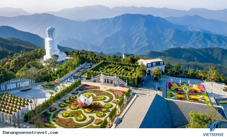 khách thăm quan Hàn Quốc thích thú khi check-in tại Đà Nẵng - Ảnh 1 khách thăm quan Hàn Quốc thích thú khi check-in tại Đà Nẵng - Ảnh 1