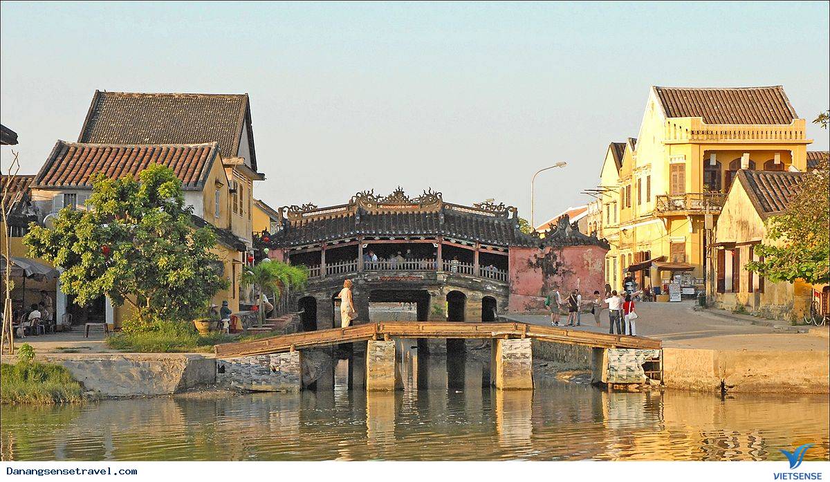 Về Đà Nẵng nên đi đâu? Chùa Cầu