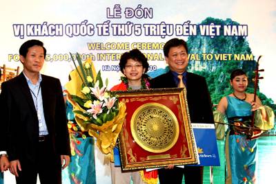 hành trình Đà Nẵng Đón Vị Khách Thứ 5 Triệu - Ảnh 2 hành trình Đà Nẵng Đón Vị Khách Thứ 5 Triệu - Ảnh 2