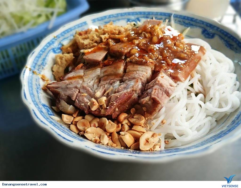 Bún Mắm Thịt Heo Quay