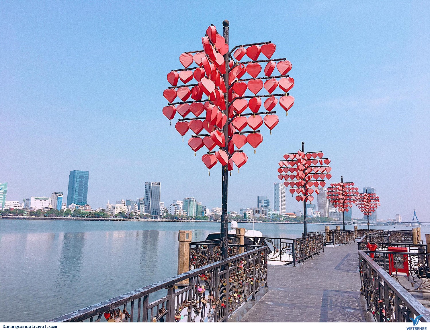 Cầu khóa tình yêu Cầu khóa tình yêu