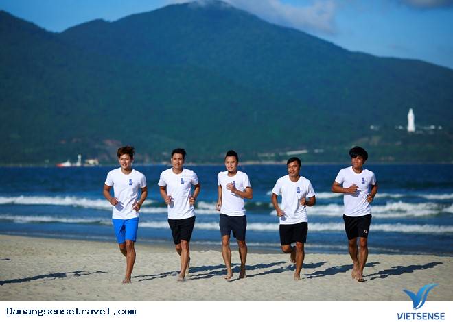 Giải chạy bộ bằng chân trần trên biển Đà Nẵng - Ảnh 2