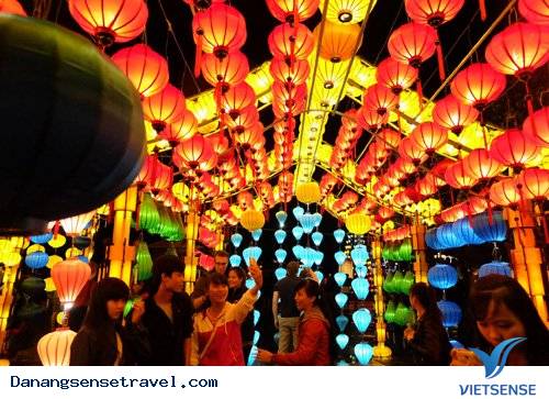 Hội đèn lồng và nhảy Break dance chào đón năm mới tại Hội An - Ảnh 1