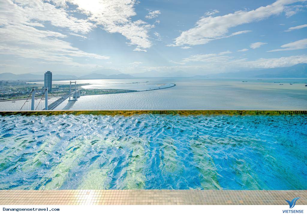 Khách Sạn Dát Vàng 5 sao Golden Bay Đà Nẵng