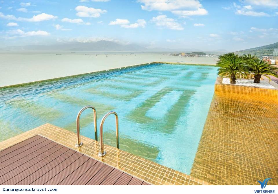Khách Sạn Dát Vàng 5 sao Golden Bay Đà Nẵng