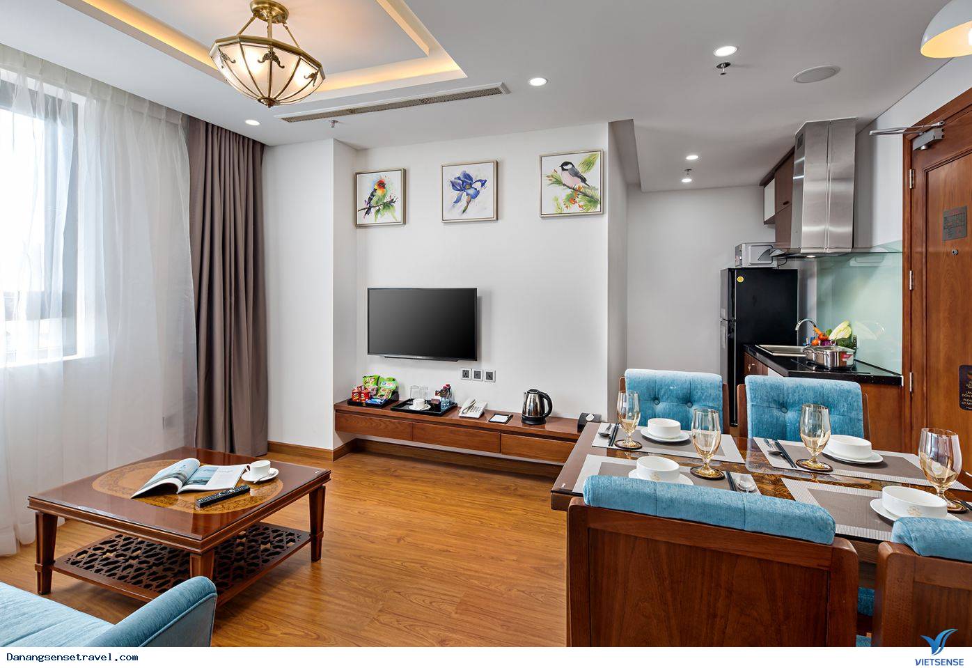 Khách sạn đẳng cấp 4 sao Paris Deli