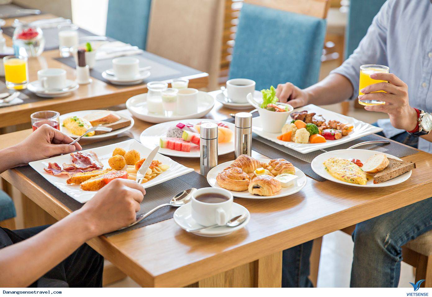 Khách sạn đẳng cấp 4 sao Paris Deli