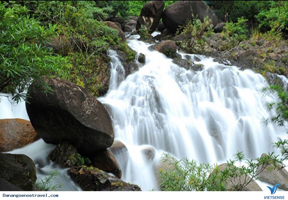 Khám phá vẻ đẹp của suối Đá Ngầm Đà Nẵng - Ảnh 5 Khám phá vẻ đẹp của suối Đá Ngầm Đà Nẵng - Ảnh 5