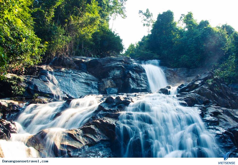 Khám phá vẻ đẹp của suối Đá Ngầm Đà Nẵng - Ảnh 4 Khám phá vẻ đẹp của suối Đá Ngầm Đà Nẵng - Ảnh 4