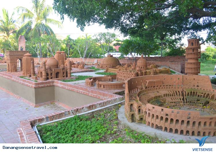 Kỳ quan thế giới thu nhỏ ở công viên đất nung Thanh Hà - Ảnh 2 Kỳ quan thế giới thu nhỏ ở công viên đất nung Thanh Hà - Ảnh 2