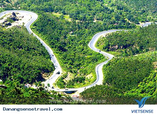 Lái xe qua đèo Hải Vân