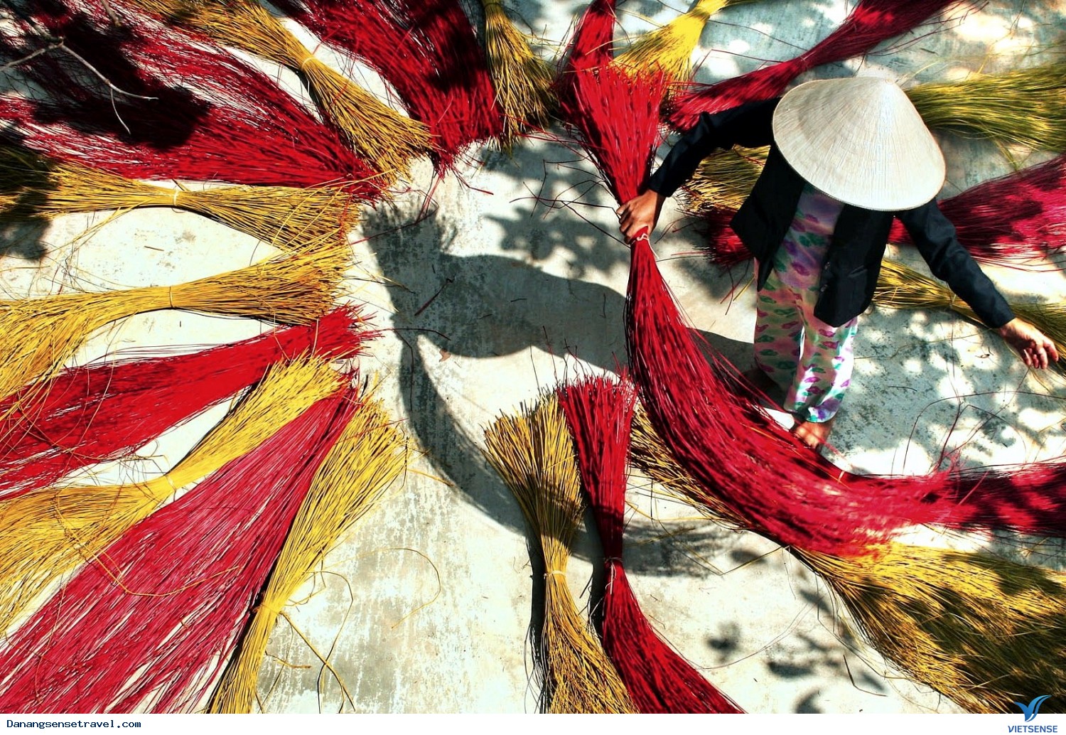 Làng Chiếu Cẩm Nê Làng Chiếu Cẩm Nê