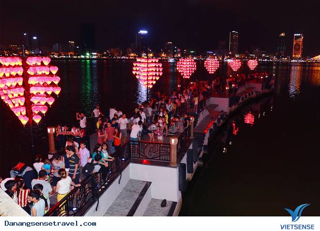 Lãng mạn Cầu tình yêu bên bờ sông Hàn Đà Nẵng - Ảnh 5