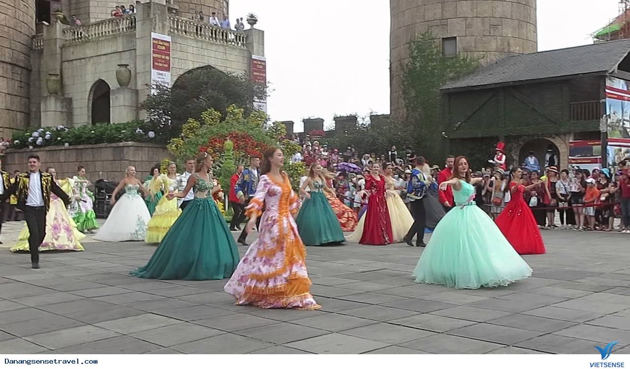 Lễ hội Carnival Bà Nà Hills sẽ trình diễn tại phố đi bộ Hồ Gươm - Ảnh 7 Lễ hội Carnival Bà Nà Hills sẽ trình diễn tại phố đi bộ Hồ Gươm - Ảnh 7