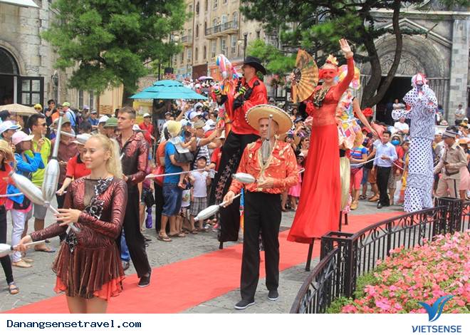 Lễ hội Carnival Bà Nà Hills sẽ trình diễn tại phố đi bộ Hồ Gươm - Ảnh 2 Lễ hội Carnival Bà Nà Hills sẽ trình diễn tại phố đi bộ Hồ Gươm - Ảnh 2