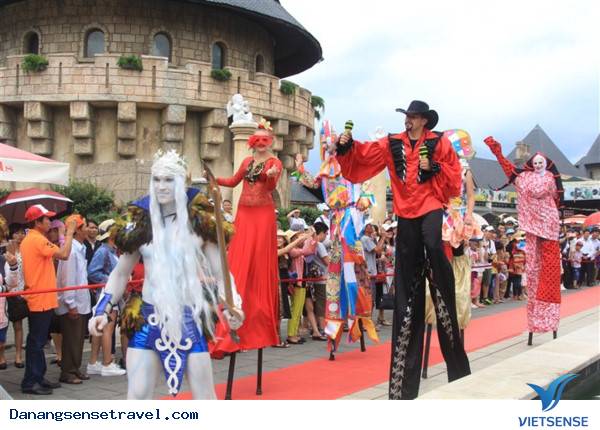 Lễ hội Carnival Bà Nà Hills sẽ trình diễn tại phố đi bộ Hồ Gươm - Ảnh 1 Lễ hội Carnival Bà Nà Hills sẽ trình diễn tại phố đi bộ Hồ Gươm - Ảnh 1