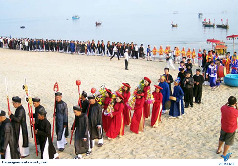Lễ hội cầu ngư của người dân miền biển - Ảnh 2 Lễ hội cầu ngư của người dân miền biển - Ảnh 2