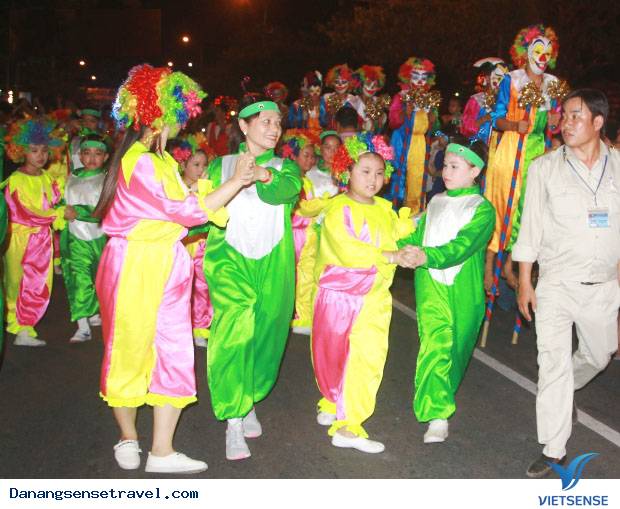 Lung linh sắc màu đêm hội Carnaval Đà Nẵng - Ảnh 4