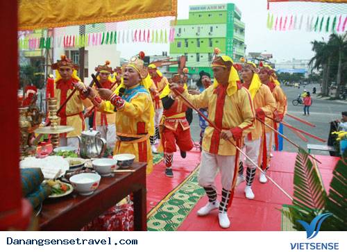 Miền Trung Tưng Bừng Khai Hội Cầu Ngư - Ảnh 2 Miền Trung Tưng Bừng Khai Hội Cầu Ngư - Ảnh 2