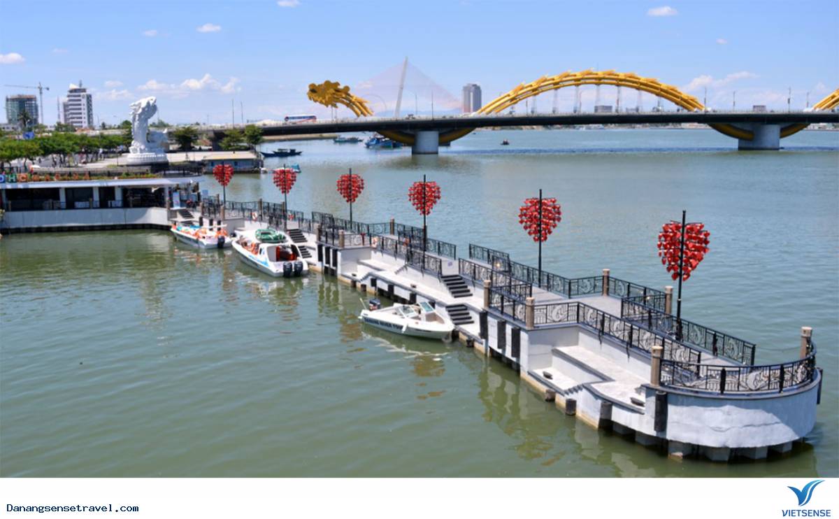 Cầu Tình yêu và Tượng Cá chép hóa rồng Cầu Tình yêu và Tượng Cá chép hóa rồng