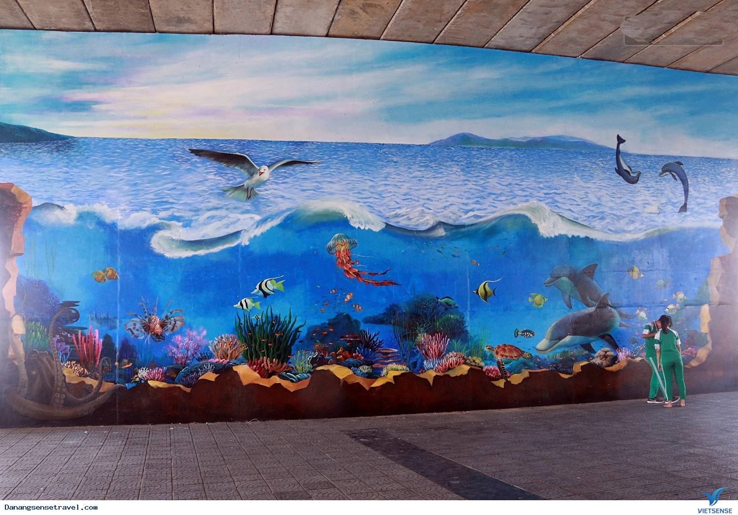 Những bức tranh 3D dưới gầm cầu Rồng Đà Nẵng - Ảnh 3 Những bức tranh 3D dưới gầm cầu Rồng Đà Nẵng - Ảnh 3