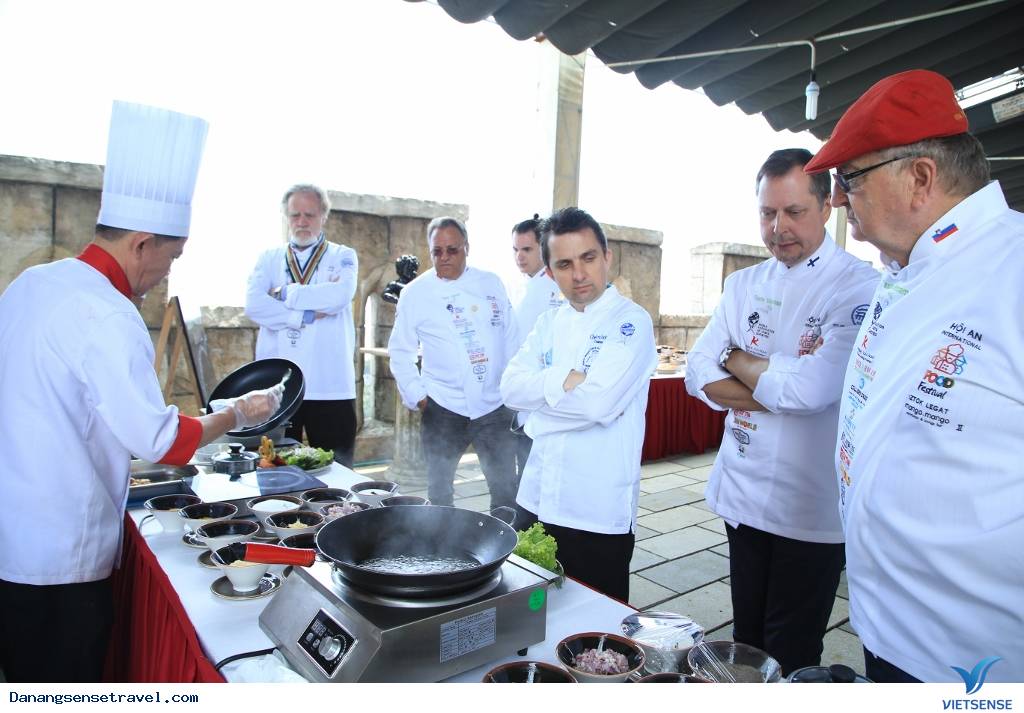 Những đầu bếp quốc tế trổ tài tại Bà Nà Hills - Ảnh 5 Những đầu bếp quốc tế trổ tài tại Bà Nà Hills - Ảnh 5