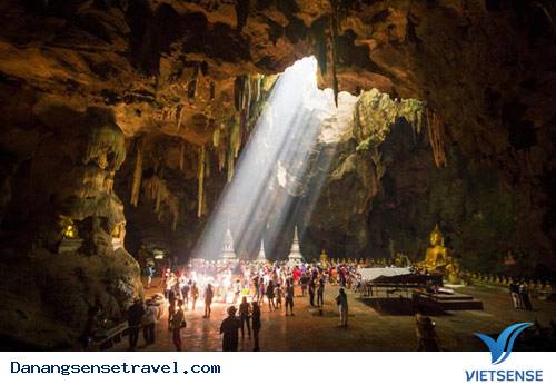 Những Đền Thờ Linh Thiêng Trong Hang Động - Ảnh 2 Những Đền Thờ Linh Thiêng Trong Hang Động - Ảnh 2