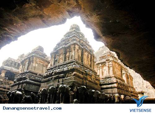 Những Đền Thờ Linh Thiêng Trong Hang Động - Ảnh 8 Những Đền Thờ Linh Thiêng Trong Hang Động - Ảnh 8