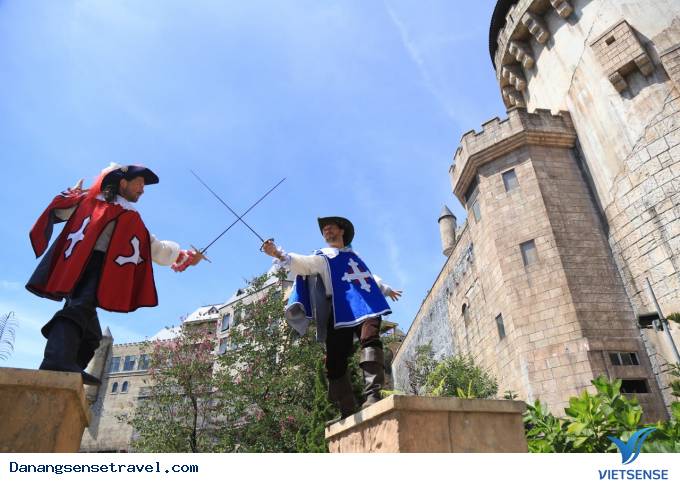 Những màn đấu kiếm của chàng lính ngự lâm tại Bà Nà Hills - Ảnh 2