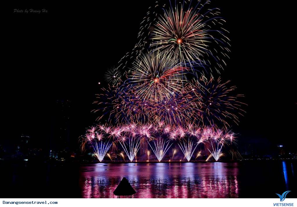 Những màn trình diễn pháo hoa đẹp mắt của đội anh - Ảnh 3 Những màn trình diễn pháo hoa đẹp mắt của đội anh - Ảnh 3