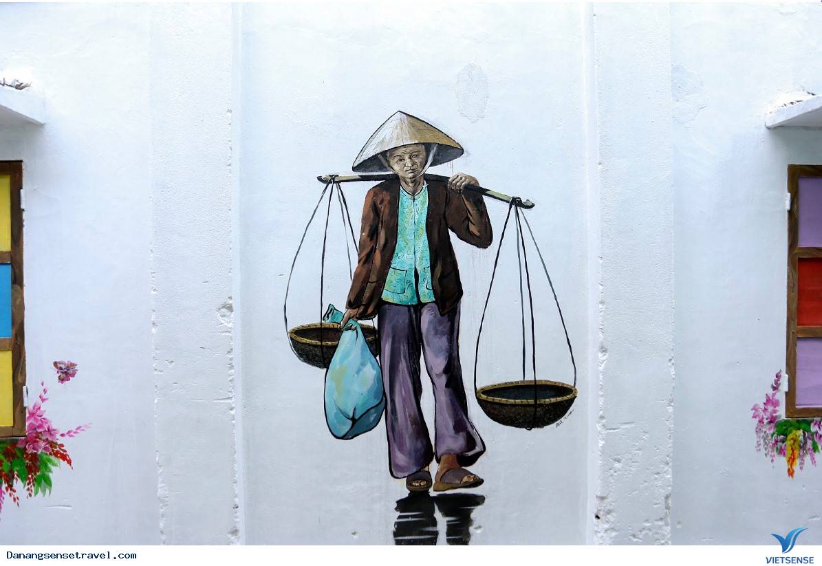 Hẻm bích họa giữa lòng Đà Nẵng - Ảnh 1 Hẻm bích họa giữa lòng Đà Nẵng - Ảnh 1