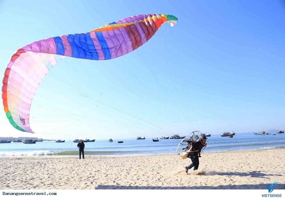 Những phi công tranh tài cuộc thi dù lượn tại Đà Nẵng - Ảnh 7 Những phi công tranh tài cuộc thi dù lượn tại Đà Nẵng - Ảnh 7