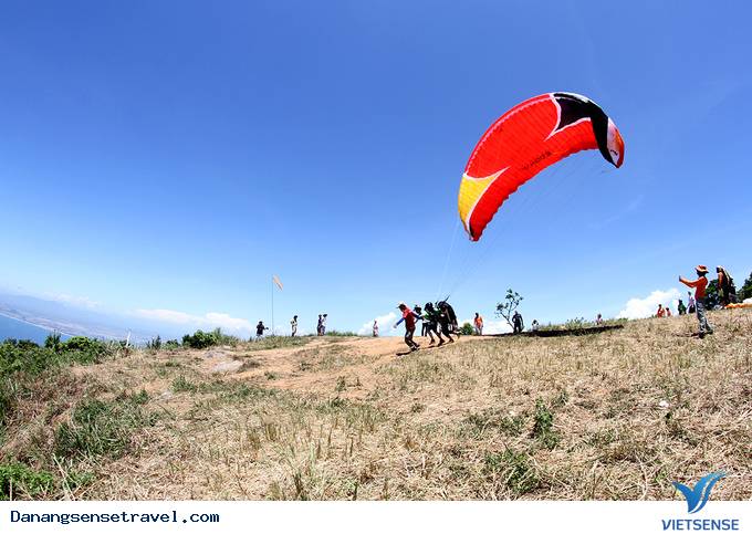 Những phi công tranh tài cuộc thi dù lượn tại Đà Nẵng - Ảnh 2 Những phi công tranh tài cuộc thi dù lượn tại Đà Nẵng - Ảnh 2