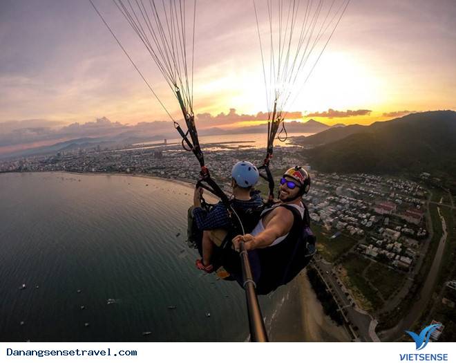 Những phi công tranh tài cuộc thi dù lượn tại Đà Nẵng - Ảnh 3 Những phi công tranh tài cuộc thi dù lượn tại Đà Nẵng - Ảnh 3