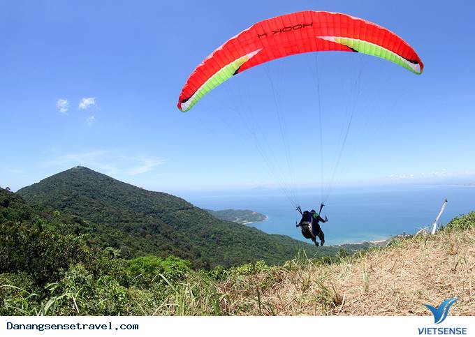 Những phi công tranh tài cuộc thi dù lượn tại Đà Nẵng - Ảnh 1 Những phi công tranh tài cuộc thi dù lượn tại Đà Nẵng - Ảnh 1