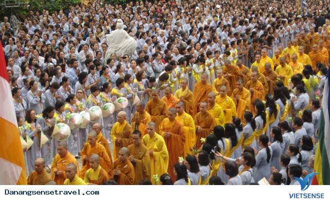 Nô nức trẩy hội Quán Thế Âm- Ngũ Hành Sơn - Ảnh 2 Nô nức trẩy hội Quán Thế Âm- Ngũ Hành Sơn - Ảnh 2