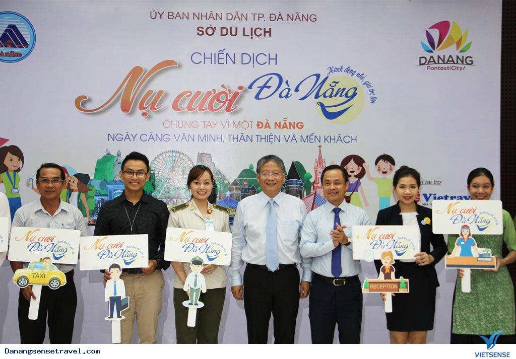 Nụ cười Đà Nẵng Thân thiện với khách thăm quan - Ảnh 2 Nụ cười Đà Nẵng Thân thiện với khách thăm quan - Ảnh 2