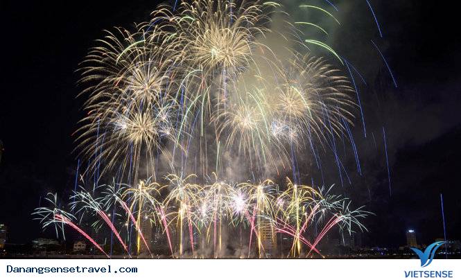 Pháo hoa đội Úc trong đêm chung kết DIFF - Ảnh 1 Pháo hoa đội Úc trong đêm chung kết DIFF - Ảnh 1