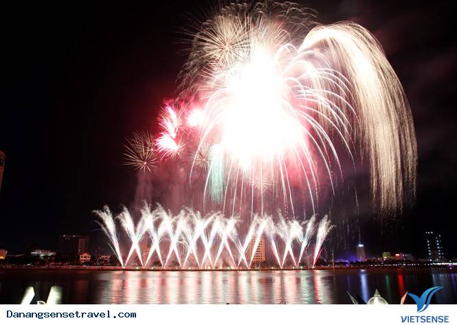 Pháo hoa đội Úc trong đêm chung kết DIFF - Ảnh 4 Pháo hoa đội Úc trong đêm chung kết DIFF - Ảnh 4