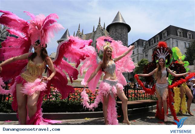 Rộn ràng đón xuân trên đỉnh Bà Nà Hills - Ảnh 2 Rộn ràng đón xuân trên đỉnh Bà Nà Hills - Ảnh 2